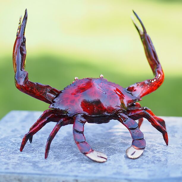 Besondere Bronzeskulptur - Rote Krabbe mit erhobenen Scheren - Hermann