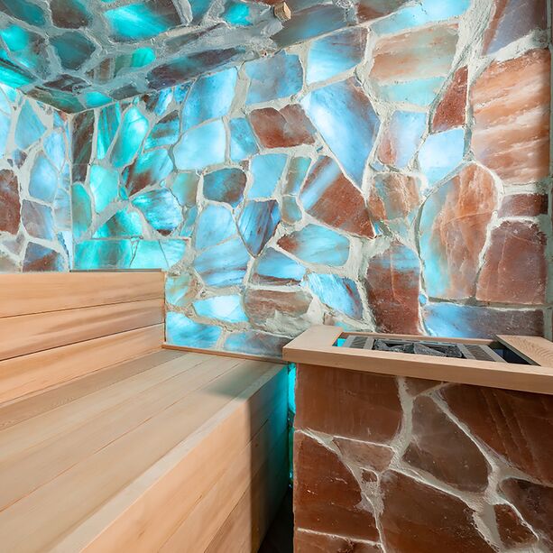 Indoor Salzhhle mit Mosaikfliesen aus Salzstein inklusive Saunaofen - Majid