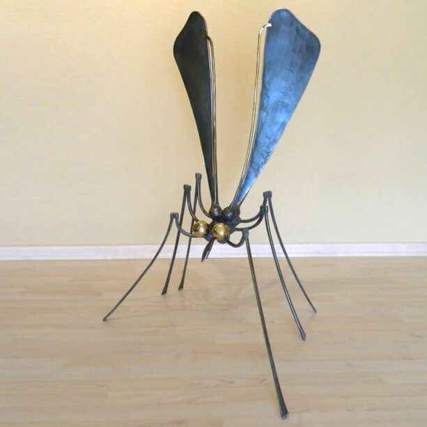 Handgefertigte Gartenfigur Insekt aus Schmiedebronze - Bibikely