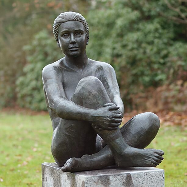 Bronzefigur mit nackter Frau für den Garten - Ellena
