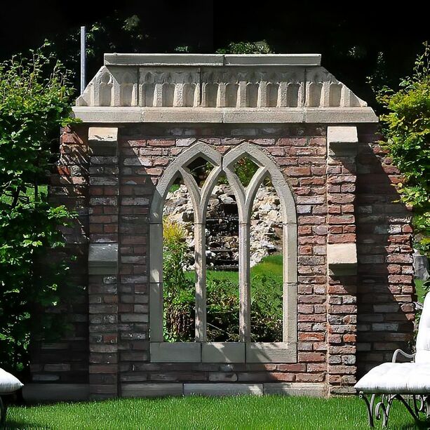 Ruinenmauer antik mit bodennahem Fenster und Ziersteinen - Brentwood Ruin