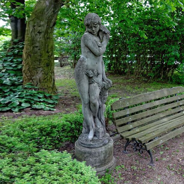 Romantische Frauen Aktfigur mit Blume fr den Garten - Rebecca