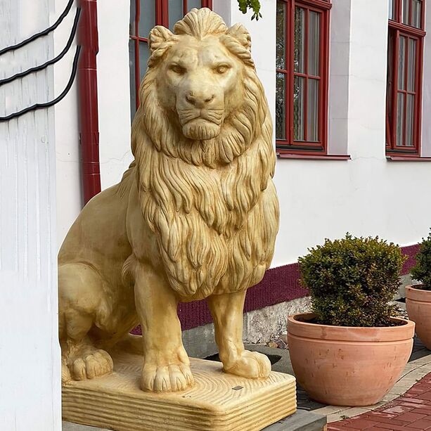 Sitzender Steinguss Löwe für den Garten oder Hauseingang - nach links blickend - Oreste
