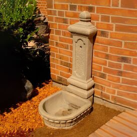 Wetterfester Wandbrunnen aus Steinguss für den Garten -...