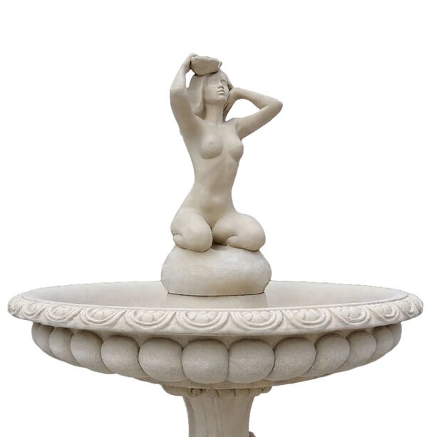 Springbrunnen Fontne aus Steinguss mit Skulptur eines Frauenaktes - Eleonor