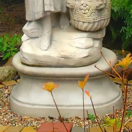Wetterfester Sockel f�r den Garten aus Steinguss - Edoardo / Antikia