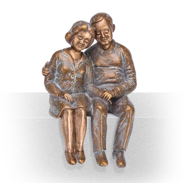Romantische Bronze Dekofigur Ehepaar sitzt - Hnde haltend - Kelemara Prino