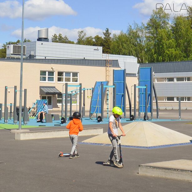 Langes Skatemodul aus Beton fr die Skate Anlage - A Block of Flats