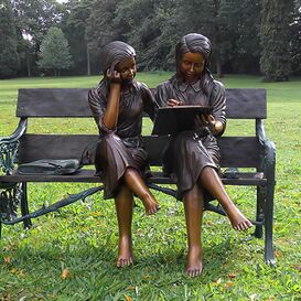 Bronze Gartenstatue lesende Mdchen auf Bank