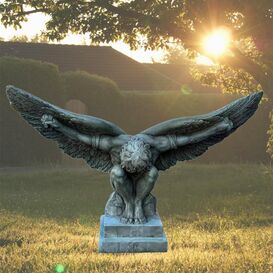 Imposante Engel Steinguss Figur mit ausgebreiteten...