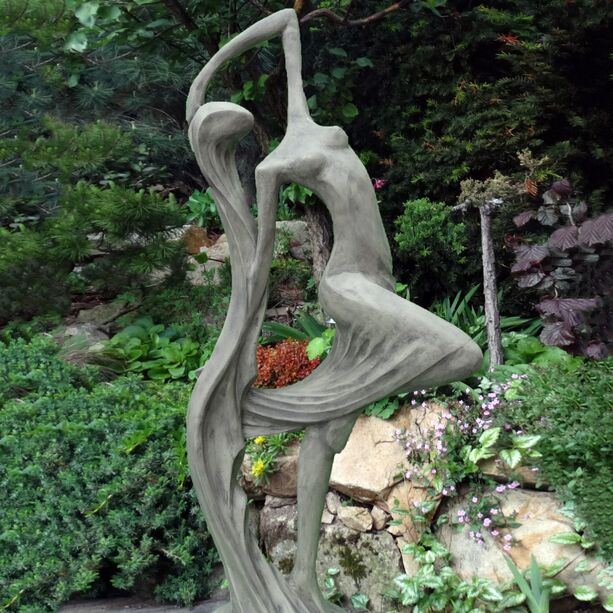 Moderne Gartenskulptur aus Steinguss - tanzende Frauen Figur - Carlotta