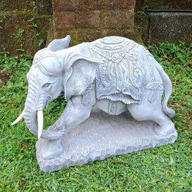 Elefantenskulptur aus Steinguss &ndash; imposante...