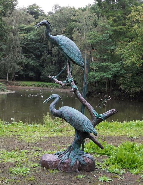 Wertvolle Bronze Gartenfiguren mit Reiher - Fischreiher