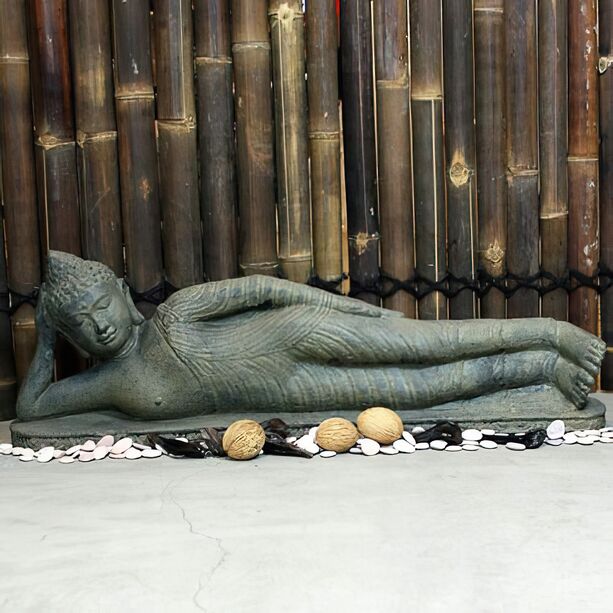 Wertvolle liegende Buddhafigur Steinguss mit Antikfinish - Dembala